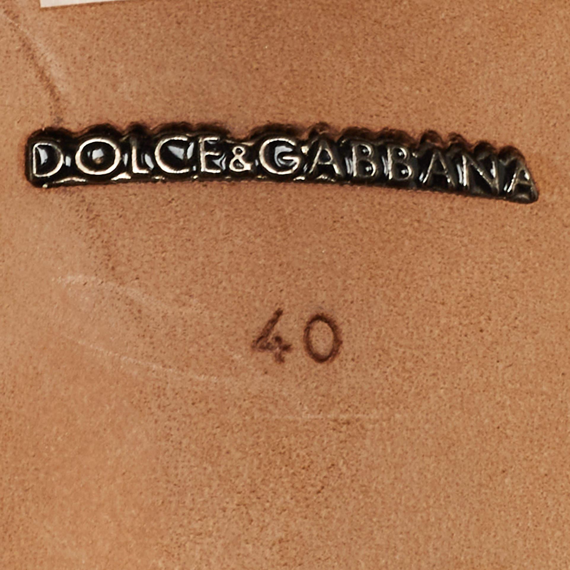 Dolce & Gabbana Black Lace Bellucci Pumps Size 40 For Sale 2