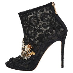 Dolce & Gabbana Bottines à bout ouvert ornées de cristaux et de dentelle noire, taille 37,5