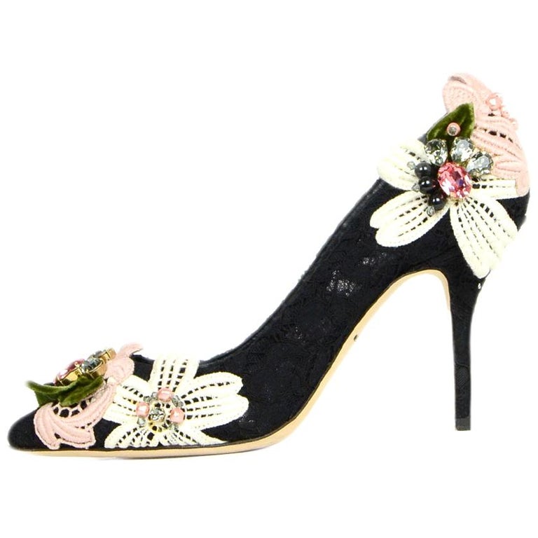 Dolce and Gabbana Black Lace Decollete Pizzo Catania Floral Applique Pumps  sz 39.5 For Sale at 1stDibs