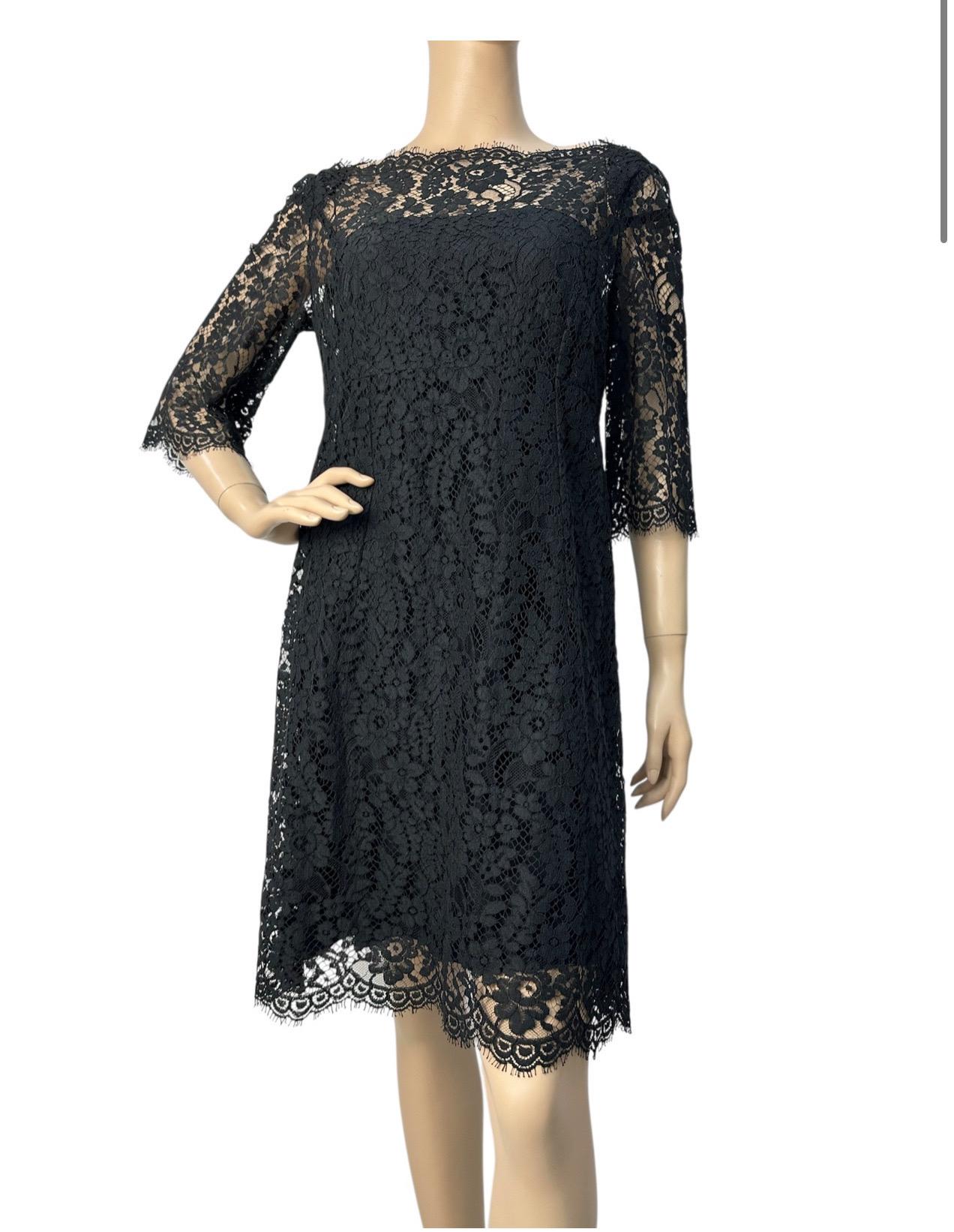 Dolce & Gabbana Robe en dentelle noire Design classique - Sz. 42 Bon état - En vente à Krakow, PL