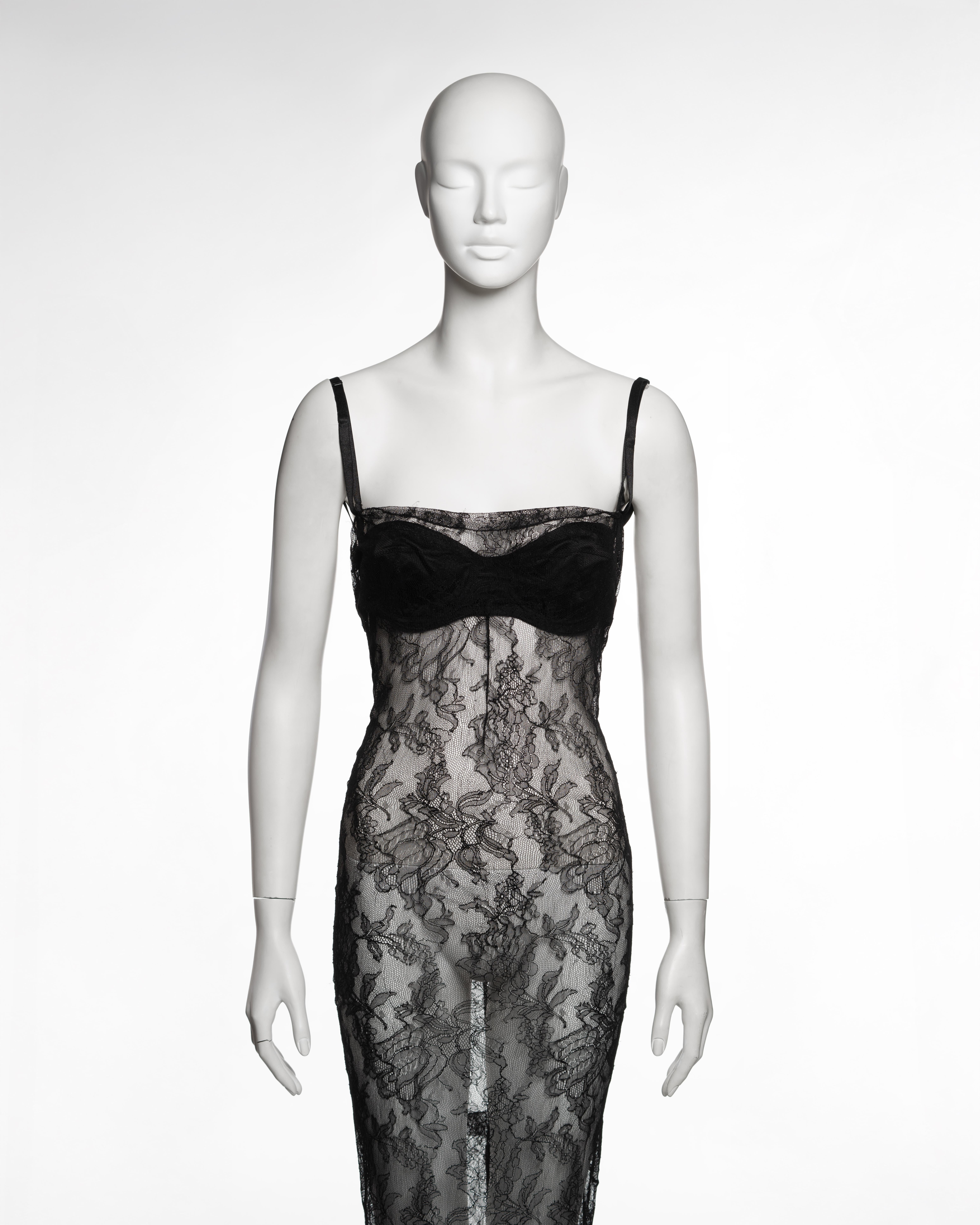 Dolce & Gabbana Black Lace Evening Dress with Integrated Bra, SS 1999 In Excellent Condition For Sale In London, GB