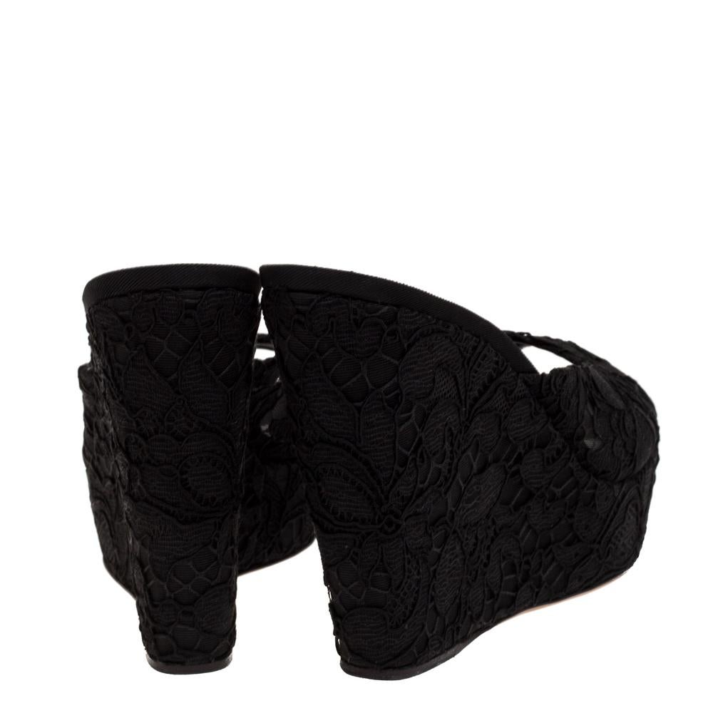 Dolce & Gabbana Black Lace Platform Wedge Sandals Sizes 38 In Good Condition In Dubai, Al Qouz 2