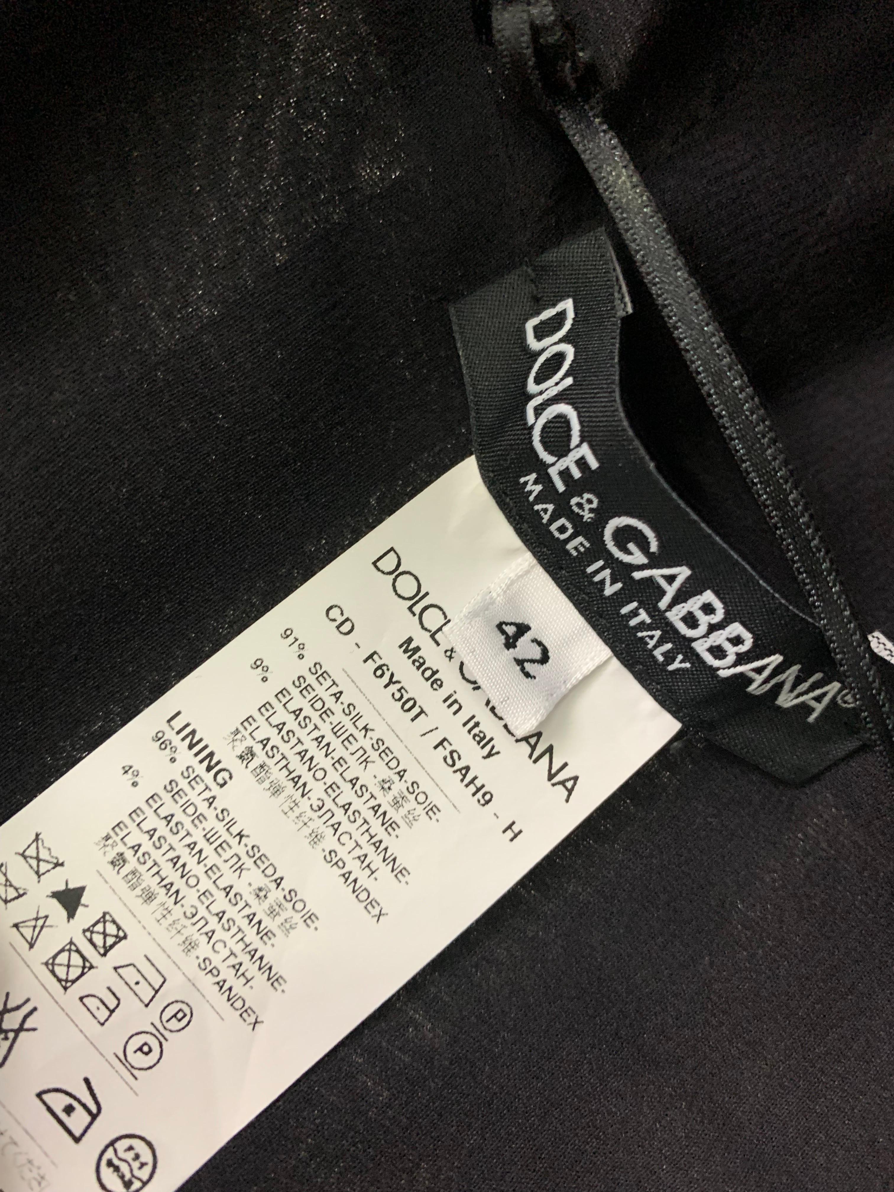 Dolce & Gabbana Black Lace-Print Ruched Silk Sheath Dress For Sale 2