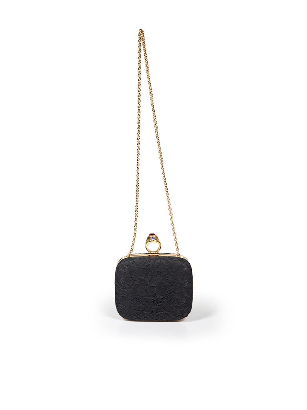 Dolce & Gabbana pochette avec anneau en dentelle noire Bon état - En vente à London, GB