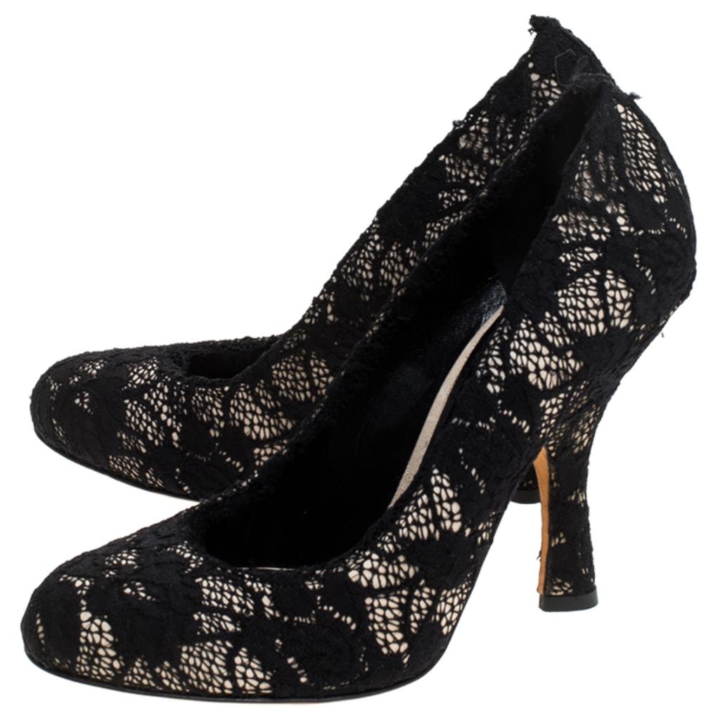 Women's Dolce & Gabbana Black Lace Round Toe Pumps Size 38.5 For Sale