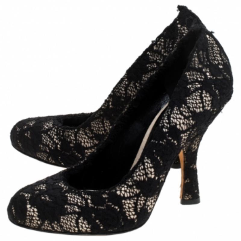 Escarpins Dolce & Gabbana à bout rond en dentelle noire, taille 38.5 en vente 3