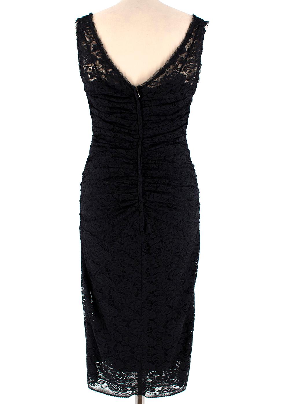 Dolce & Gabbana Black Lace Ruched Sleeveless Dress - Size US 6 In New Condition For Sale In London, GB