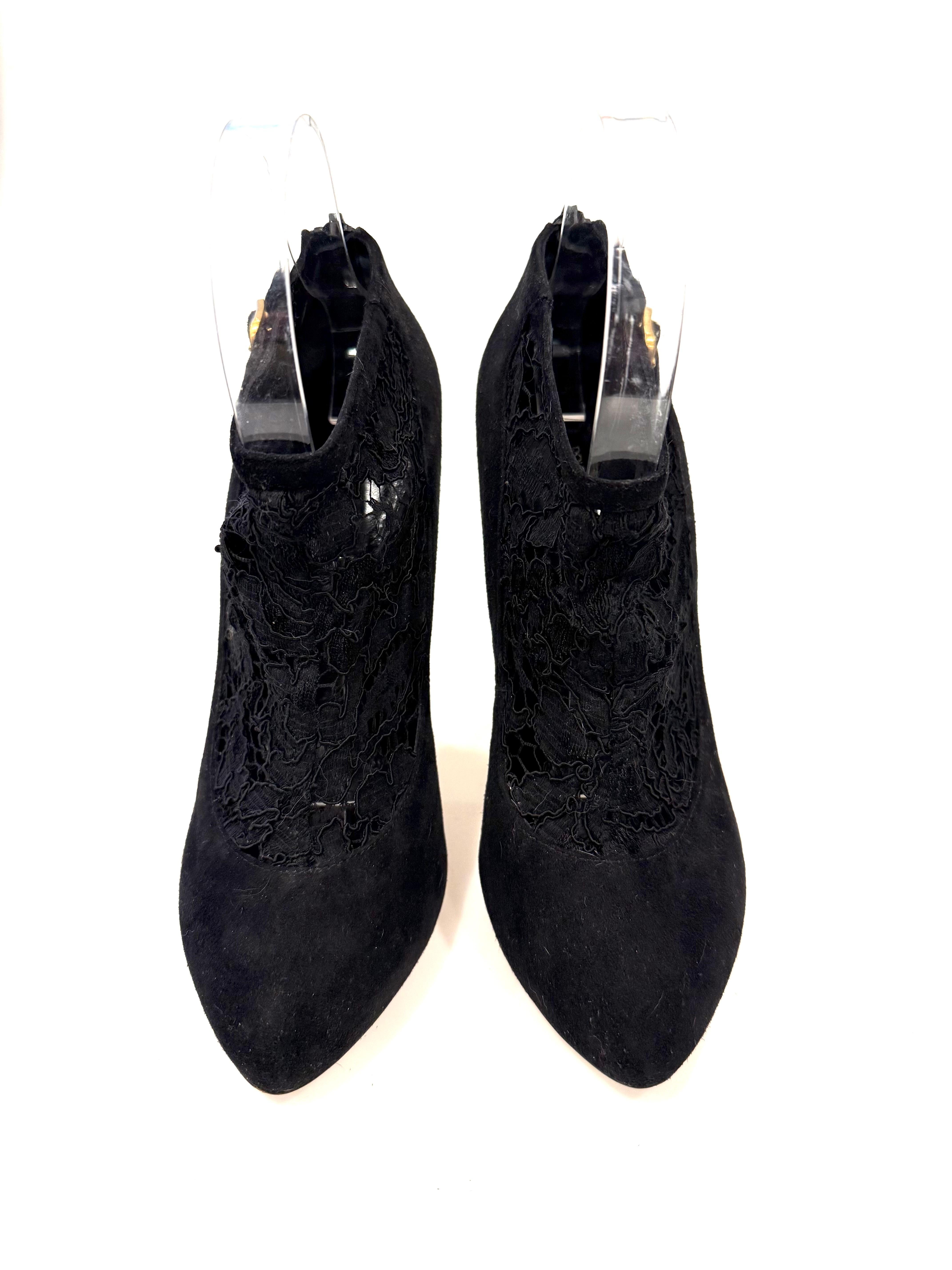 Dolce & Gabbana Black Lace & Suede Ankle Booties — Fall/Winter 2011  Size 38.5 In Good Condition For Sale In Woodland Hills, CA