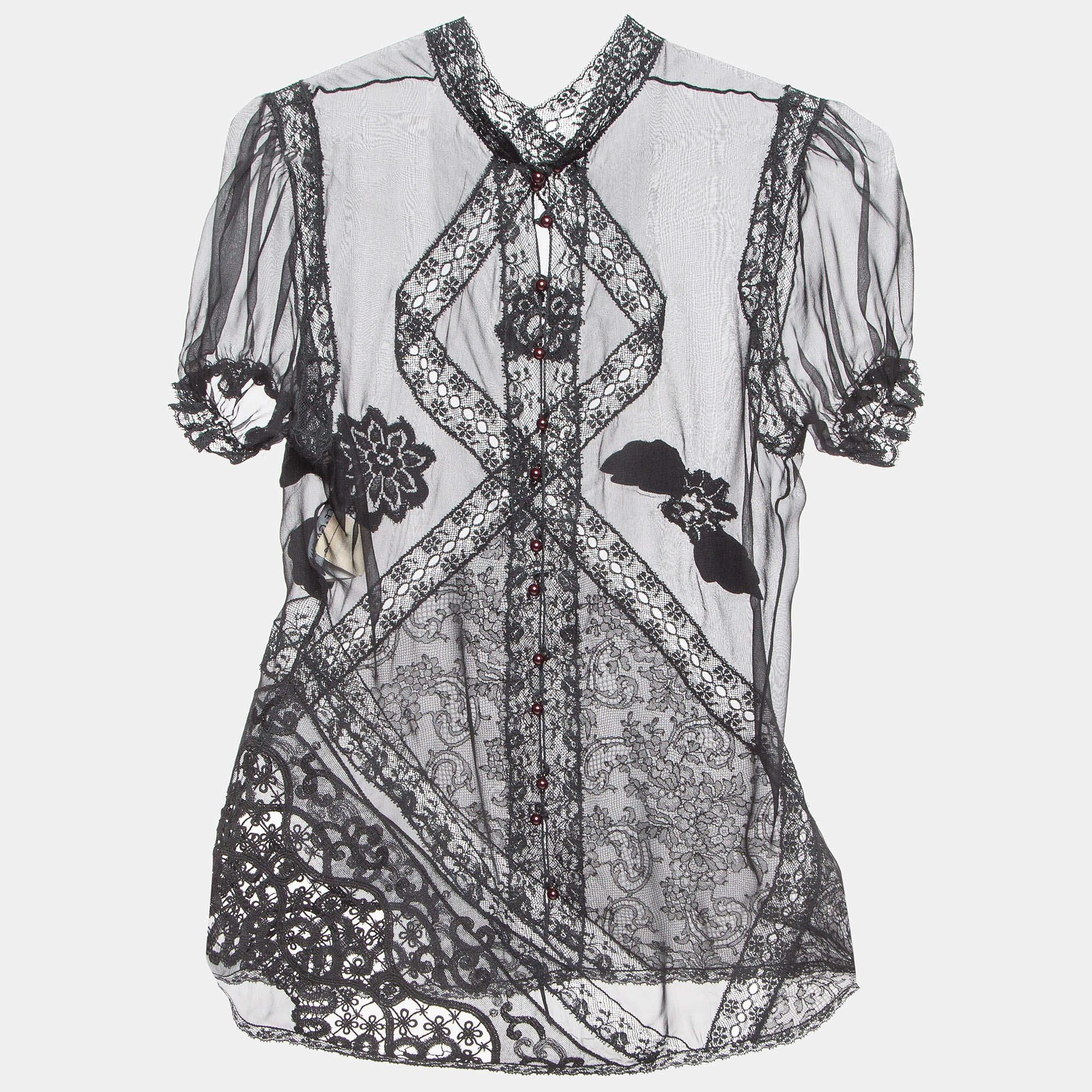 Find great style and comfort while wearing this designer top. Tailored using the best fabrics, the creation has been given immense detail. Style it with a pair of jeans and flats.
