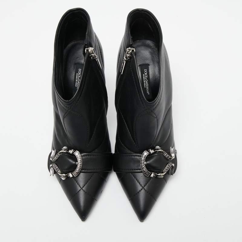 Dolce & Gabbana Black Leather Ankle Devotion Ankle Boots Size 37 In Good Condition For Sale In Dubai, Al Qouz 2