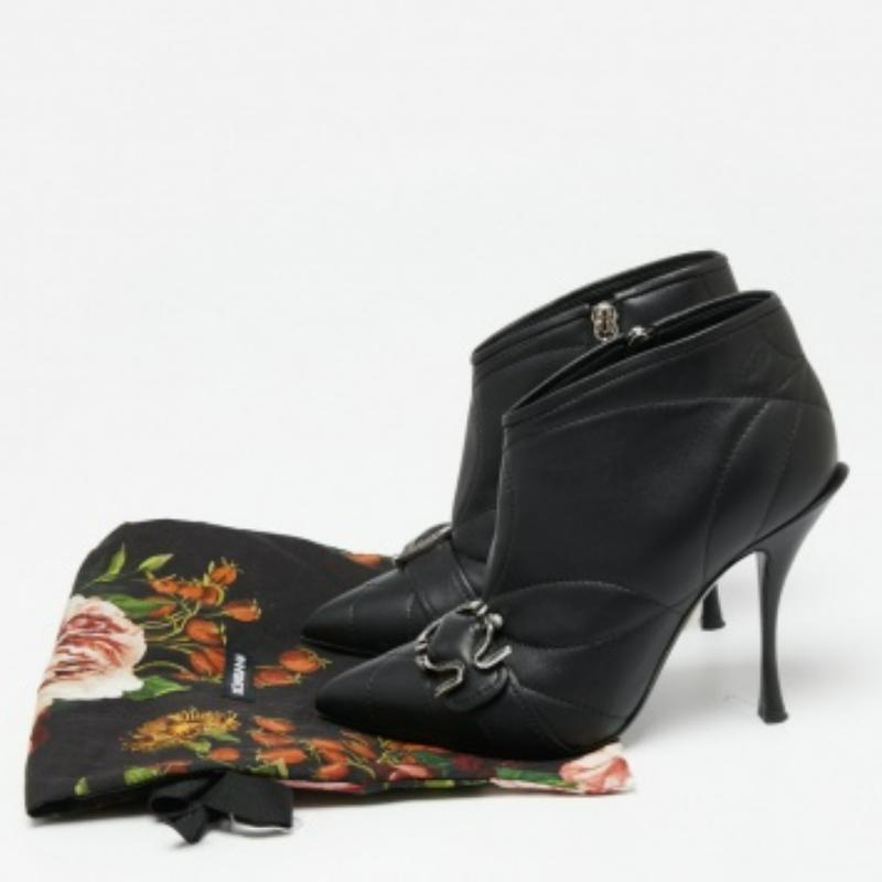 Dolce & Gabbana Bottes à la cheville en cuir noir Taille 37 en vente 4