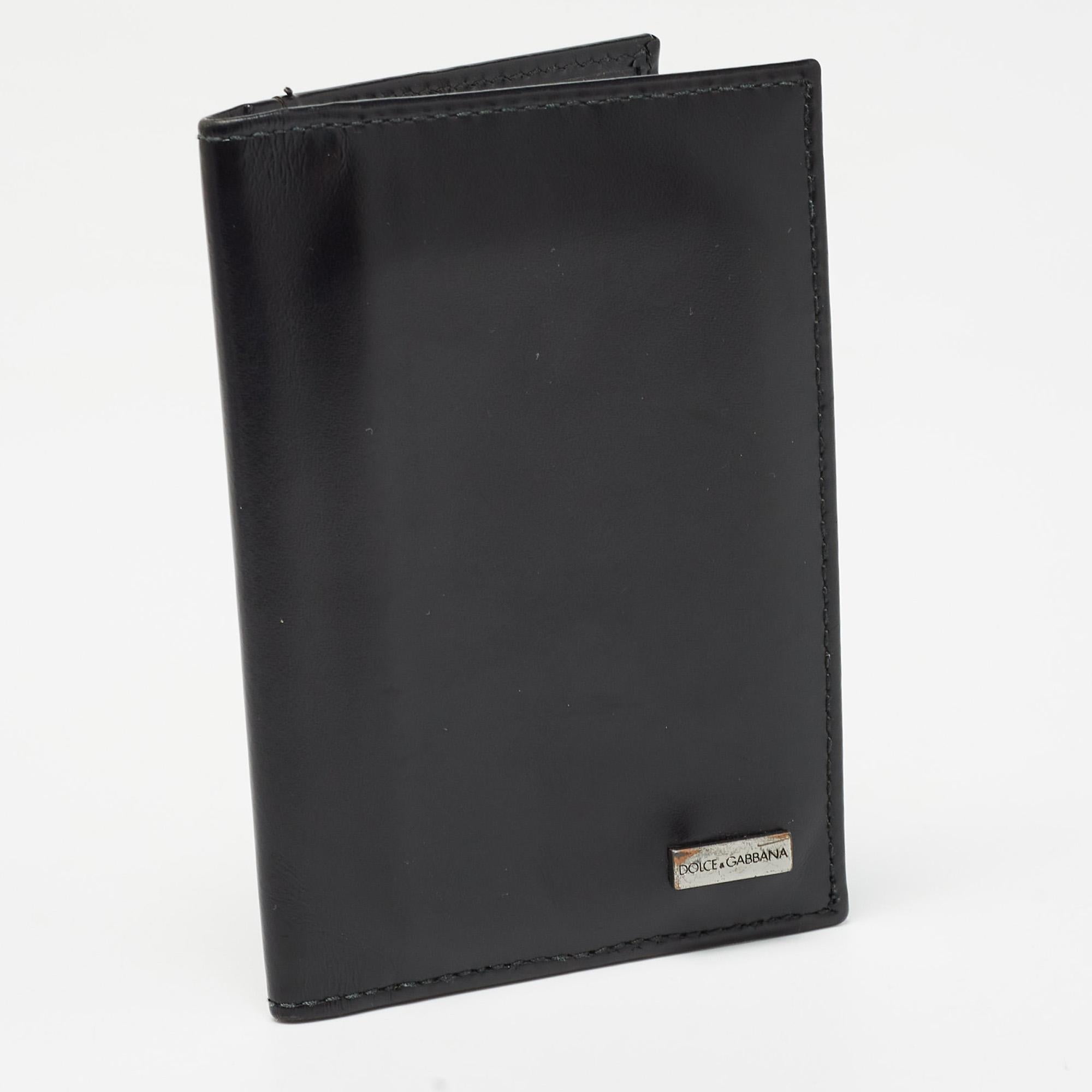 Dolce & Gabbana Black Leather Bifold Card Holder In Good Condition For Sale In Dubai, Al Qouz 2