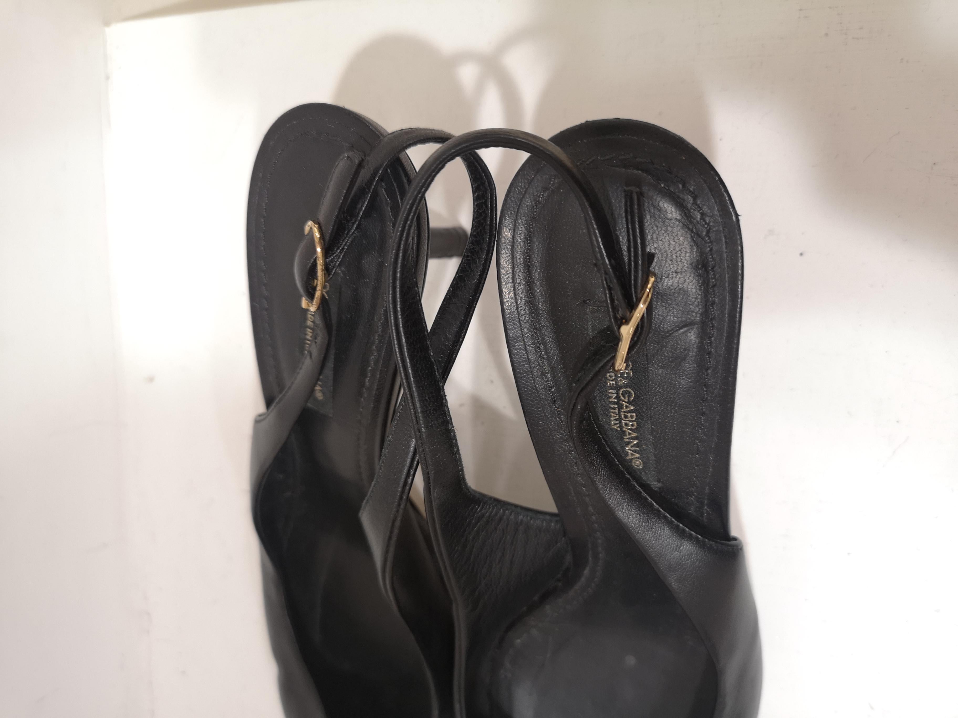 Dolce & Gabbana black leather decollete / shoes In Good Condition In Capri, IT