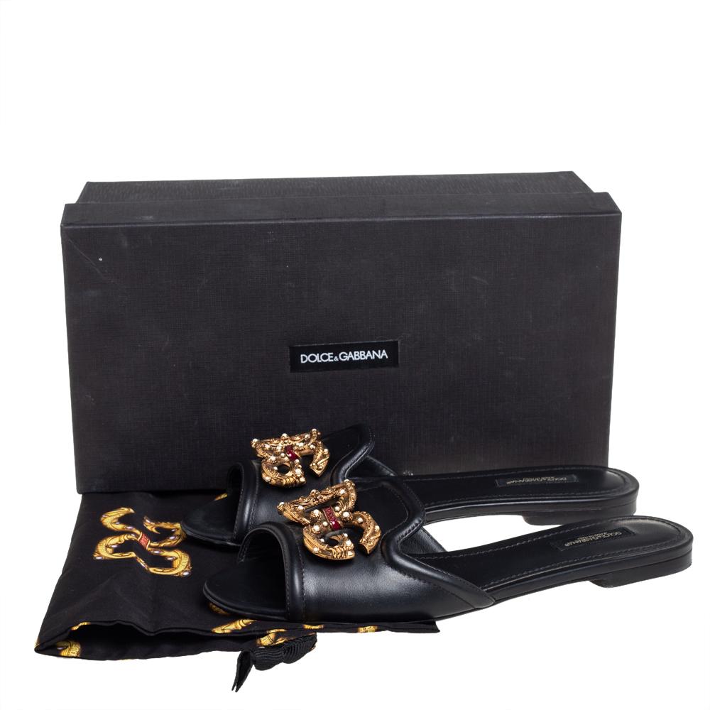 Dolce & Gabbana Schwarz Leder DG Amore Logo verschönert flache Dias Größe 38.5 4