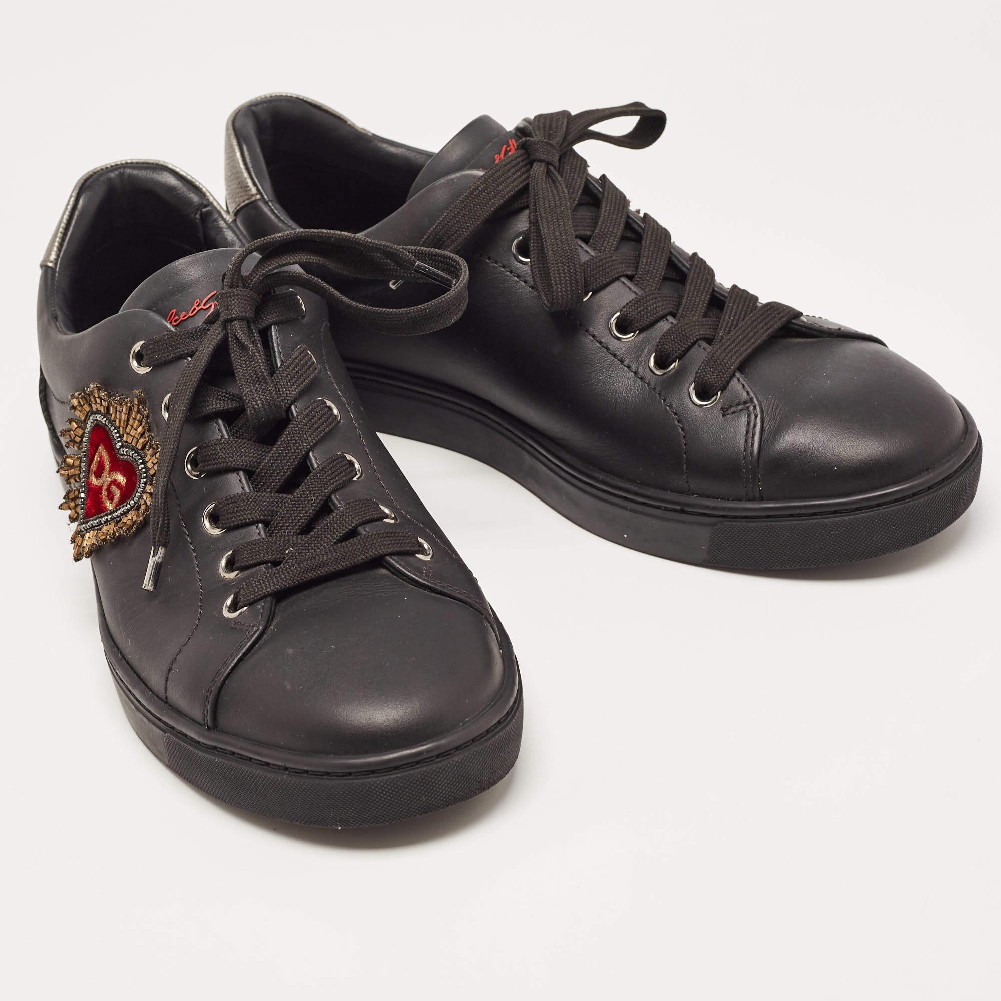 Step into fashion-forward luxury with these Dolce & Gabbana sneakers. These premium kicks offer a harmonious blend of style and comfort, perfect for those who demand sophistication in every step.


