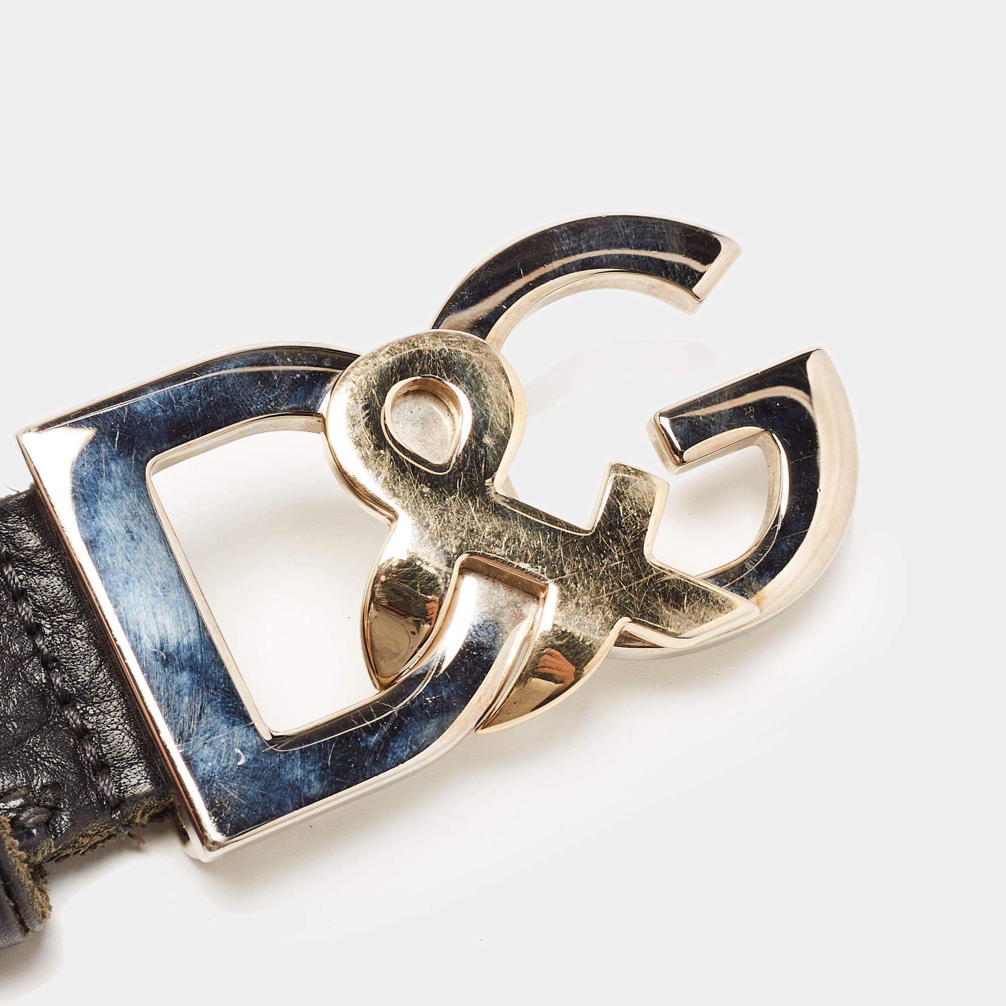 A classic add-on to your collection of belts is this designer piece. Cut to a convenient length, the belt has a smooth finish and a sturdy built. It will continually complement your style.

