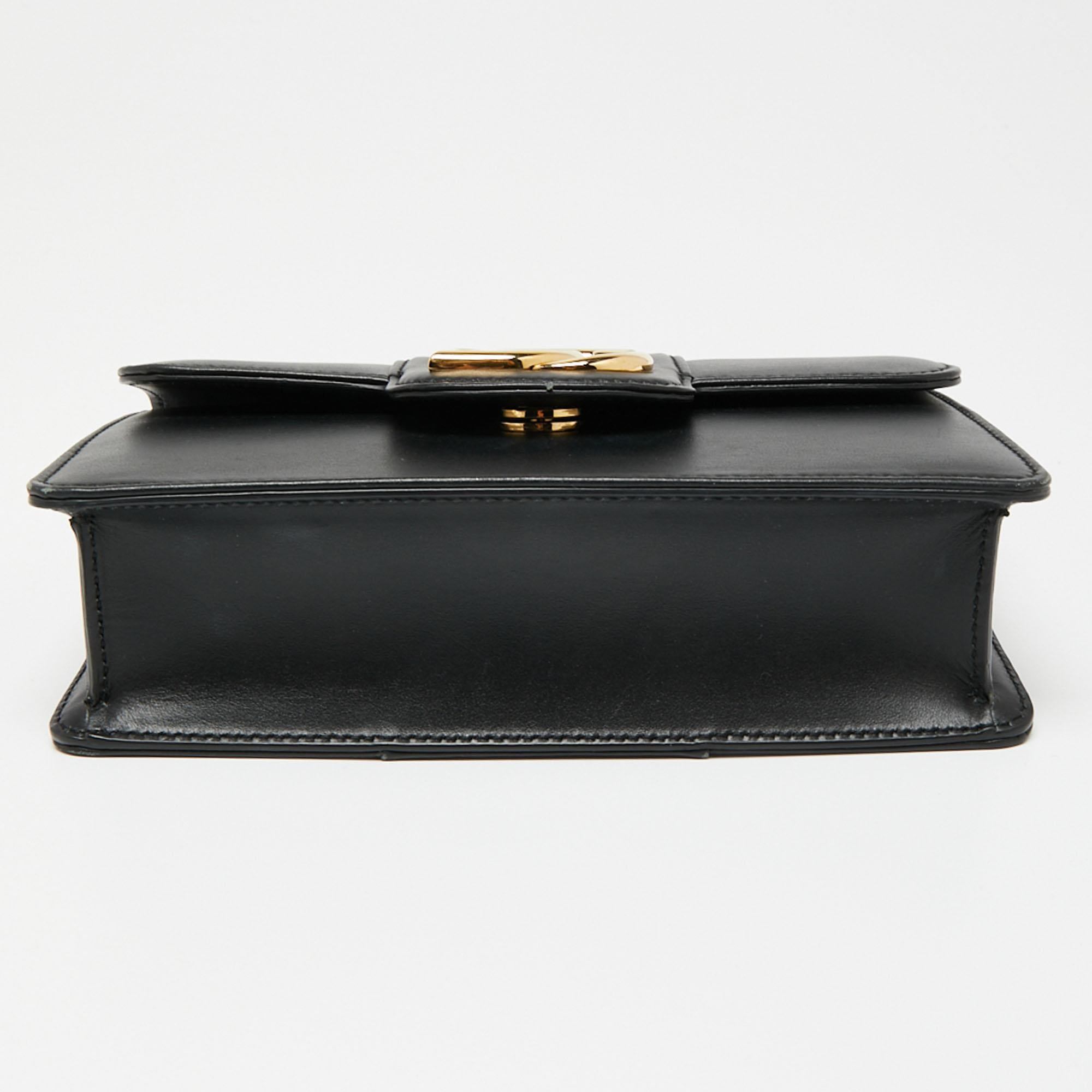 Dolce & Gabbana Black Leather DG Millennials Belt Bag In Good Condition In Dubai, Al Qouz 2