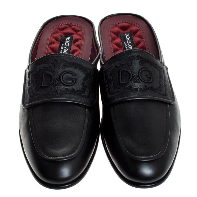 Mule loafers have become the season's most coveted trend and we can see why- it's super comfortable and classy that can work all day without any hassle, just like these Dolce & Gabbana's pair. They are crafted from the black leather body and