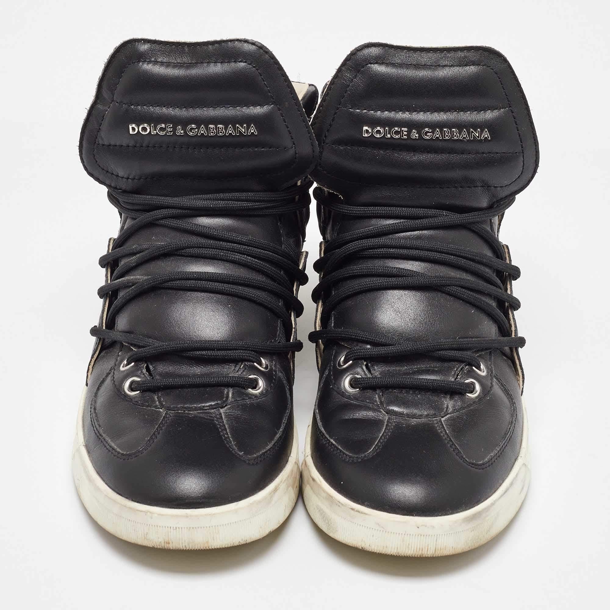 Dolce & Gabbana Schwarze Flagge High Top Turnschuhe aus Leder Größe 42 im Zustand „Relativ gut“ im Angebot in Dubai, Al Qouz 2