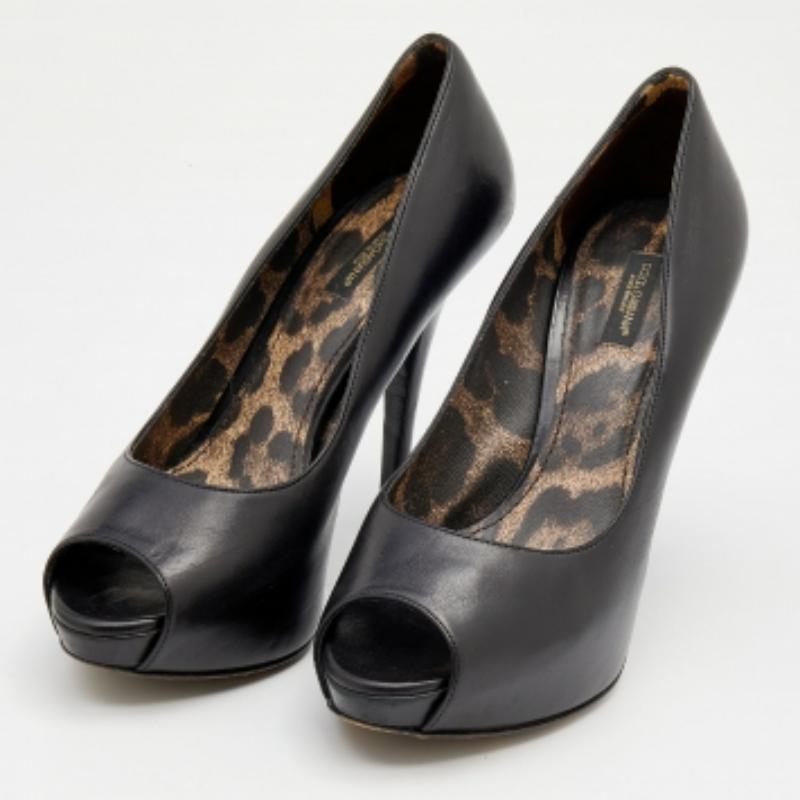 Dolce & Gabbana Escarpins à plateforme en cuir noir Taille 38.5 Bon état - En vente à Dubai, Al Qouz 2