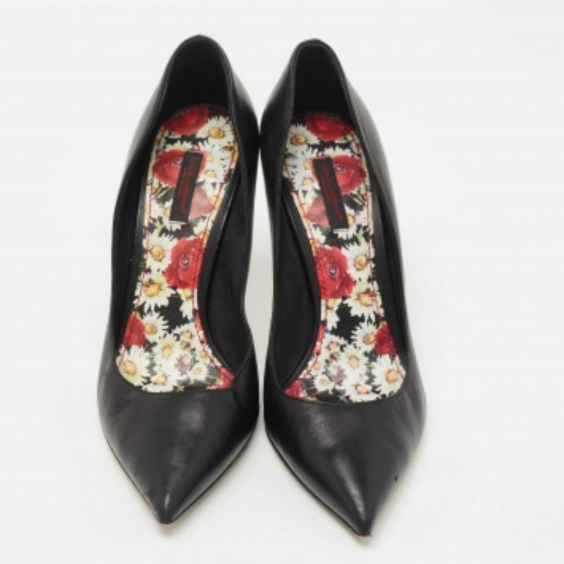 Dolce & Gabbana - Pompe a punta in pelle nera taglia 40 In condizioni buone in vendita a Dubai, Al Qouz 2