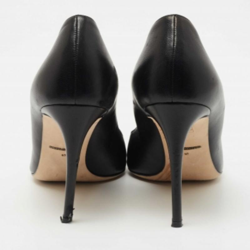 Donna Dolce & Gabbana - Pompe a punta in pelle nera taglia 40 in vendita