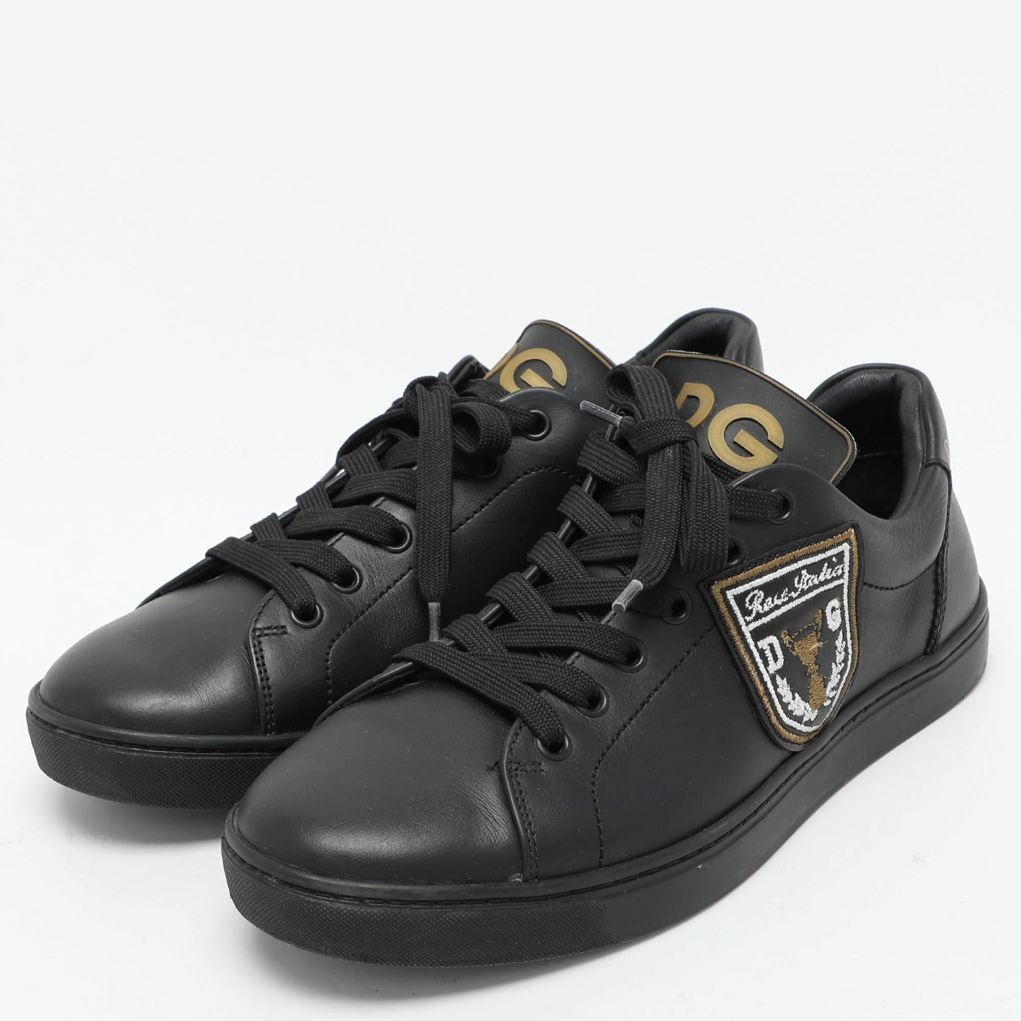 This Portofino pair of sneakers from the house of Dolce and Gabbana is perfect for making you stand out from the crowd. The sneakers come in a black shade with a lace up silhouette that makes you look luxe and chic.