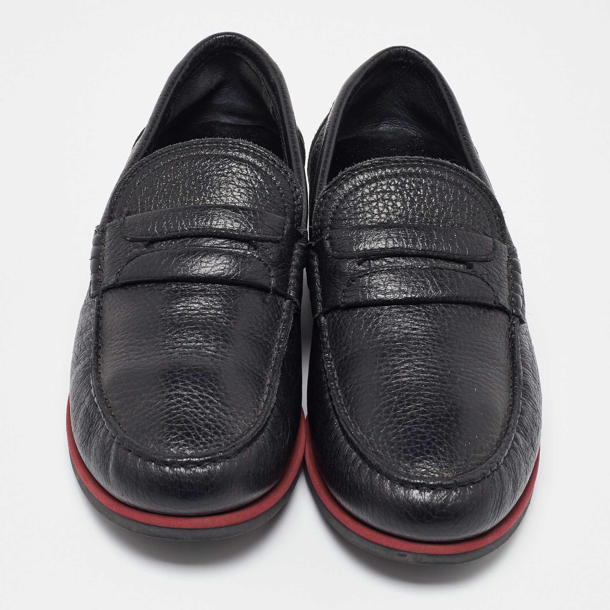 Dolce & Gabbana Schwarzer Leder Slip On Loafers aus Leder Größe 40 im Zustand „Gut“ im Angebot in Dubai, Al Qouz 2