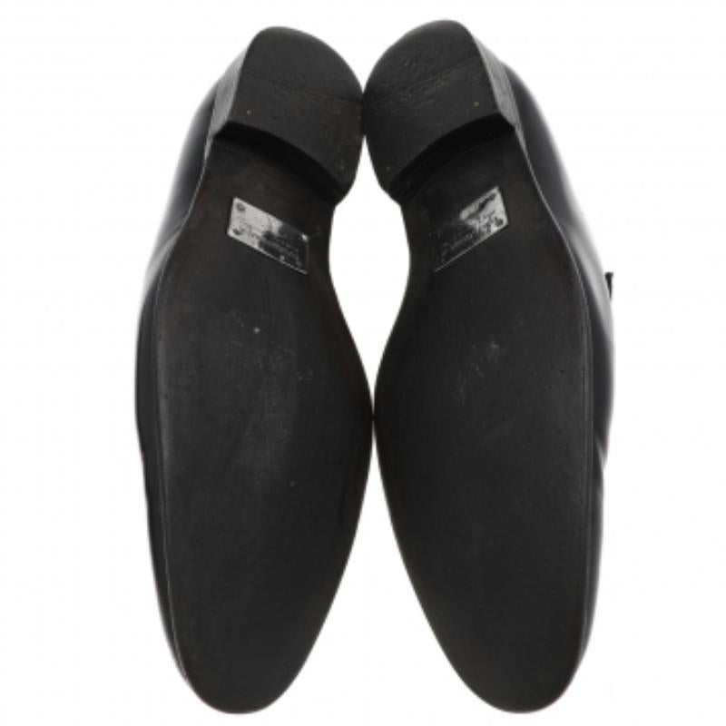 Dolce & Gabbana Schwarzer Leder Slip On Loafers aus Leder Größe 44 im Zustand „Gut“ im Angebot in Dubai, Al Qouz 2