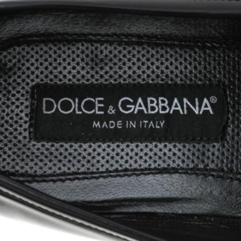 Dolce & Gabbana Schwarzer Leder Slip On Loafers aus Leder Größe 44 im Angebot 2
