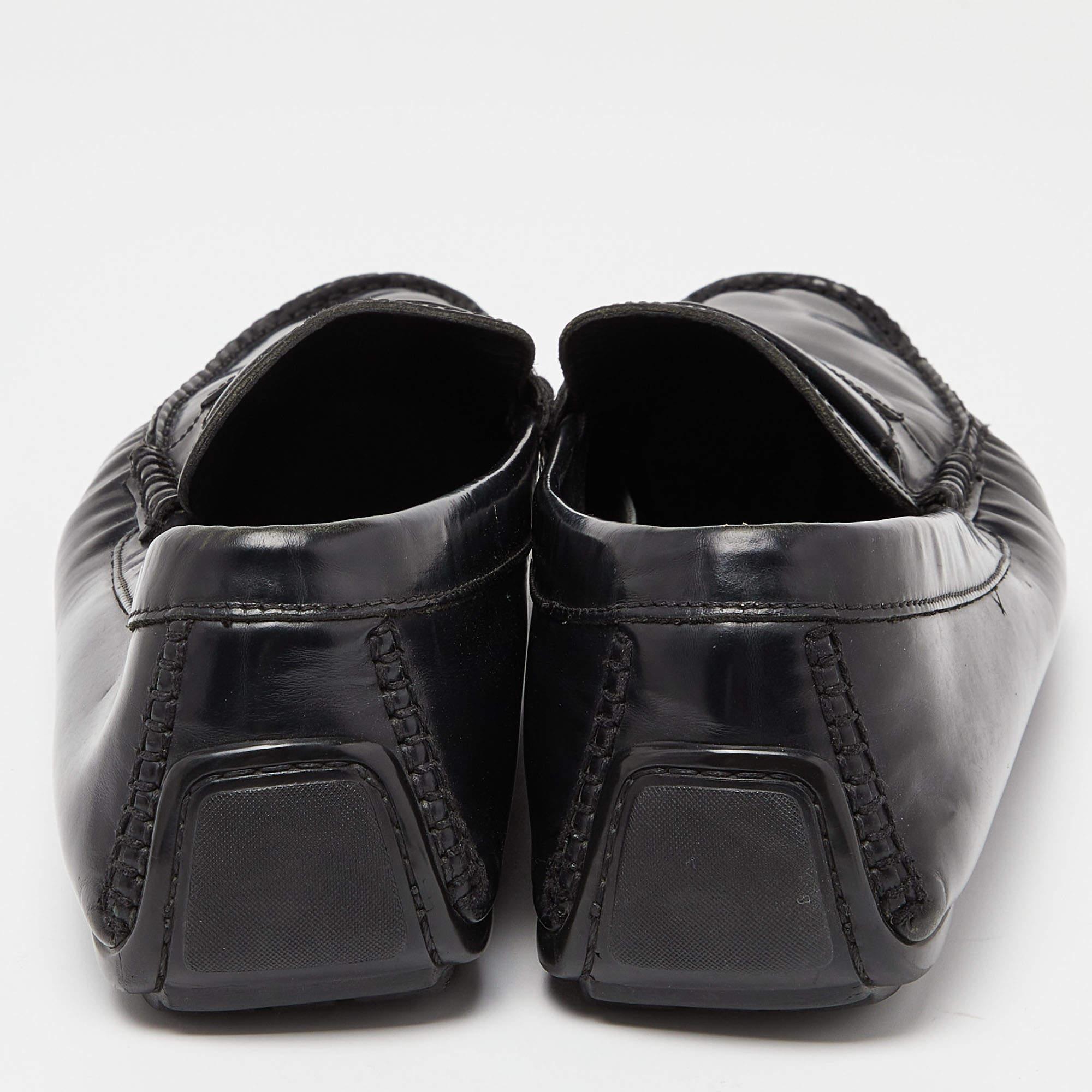 Dolce & Gabbana Black Leather Slip On Loafers Size 44.5 In Good Condition For Sale In Dubai, Al Qouz 2