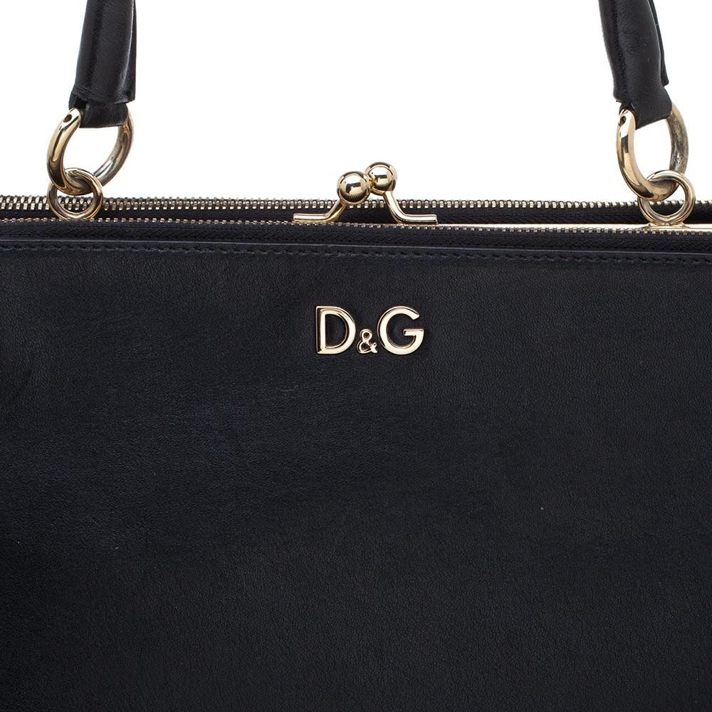 Dolce & Gabbana Black Leather Small Lily Twist Kiss Top Handle Bag In Good Condition In Dubai, Al Qouz 2