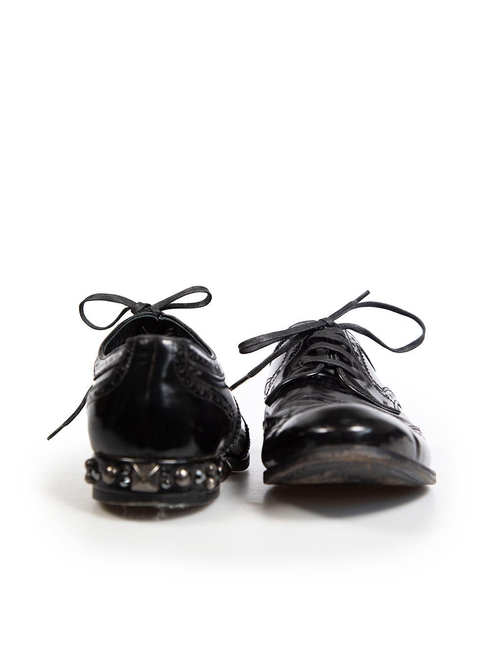 Noir Dolce & Gabbana Brogues en cuir noir clouté Taille IT 40 en vente