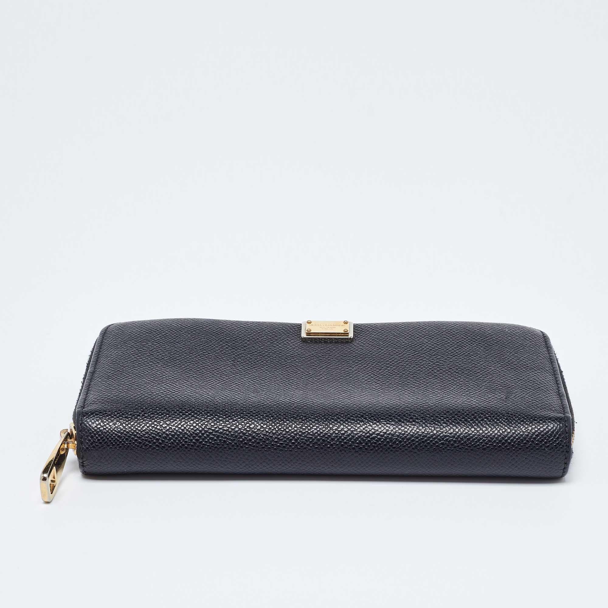 Dolce & Gabbana Black Leather Zip Around Wallet For Sale 4