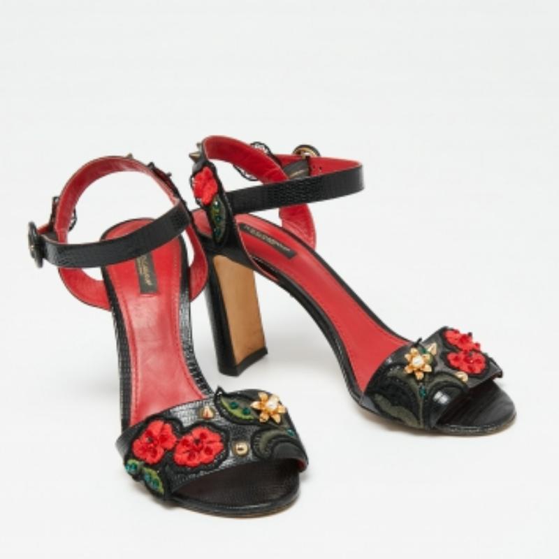 Dolce & Gabbana Sandales à talons en lézard gaufré noir Taille 40 État moyen - En vente à Dubai, Al Qouz 2