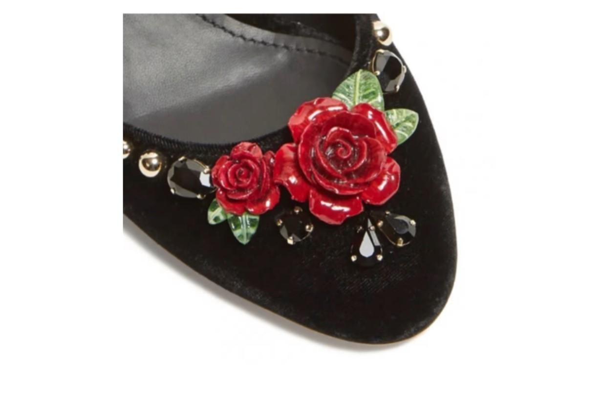 Dolce & Gabbana Black Mary-Jane Velvet Pumps Heels Shoes Rose Floral Leather In New Condition For Sale In WELWYN, GB