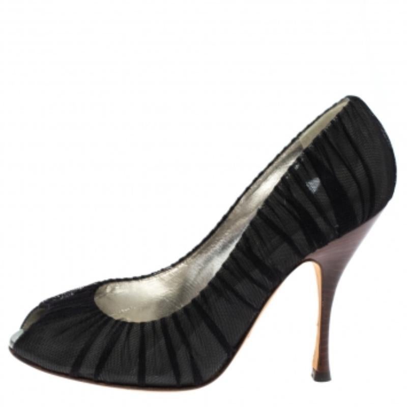 Dolce & Gabbana Schwarze Peep Toe Pumps aus Mesh-Stoff und PVC mit Peep Toe Größe 37,5 im Angebot 3