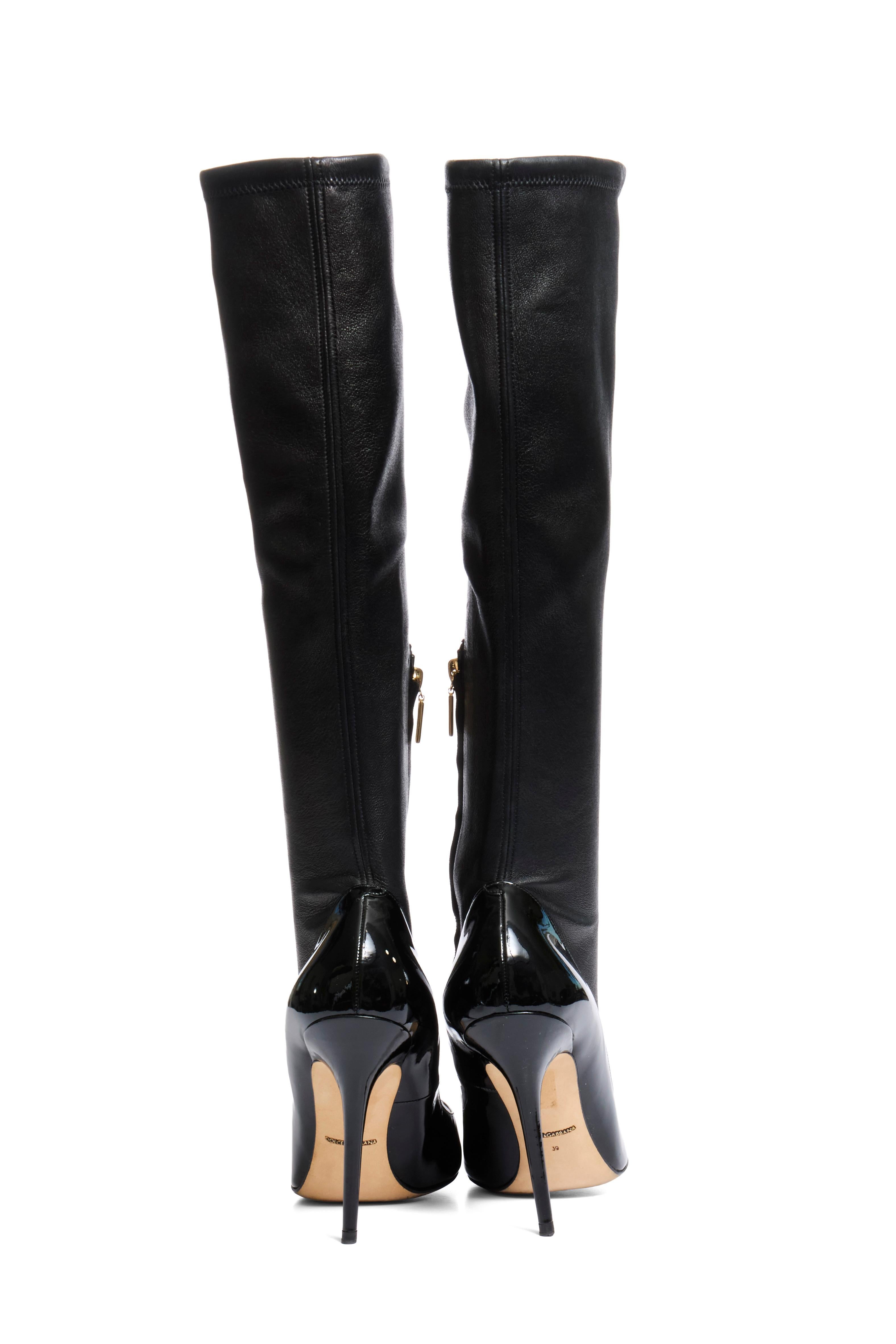 Dolce & Gabbana - Bottes à talon aiguille en cuir nappa et en cuir verni - Noir FW13 Bon état - En vente à Woodland Hills, CA