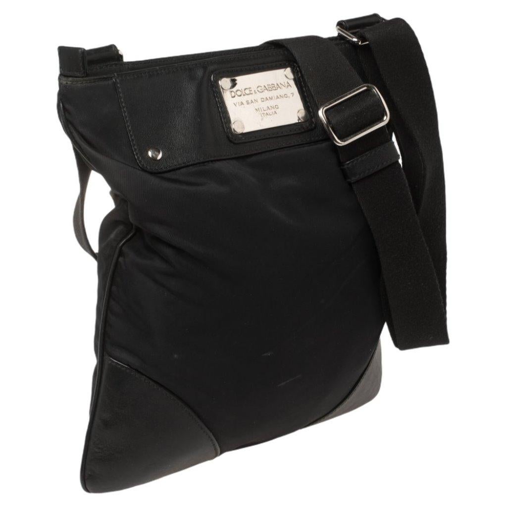 Dolce & Gabbana Borsa messenger in nylon e pelle nera In condizioni discrete a Dubai, Al Qouz 2