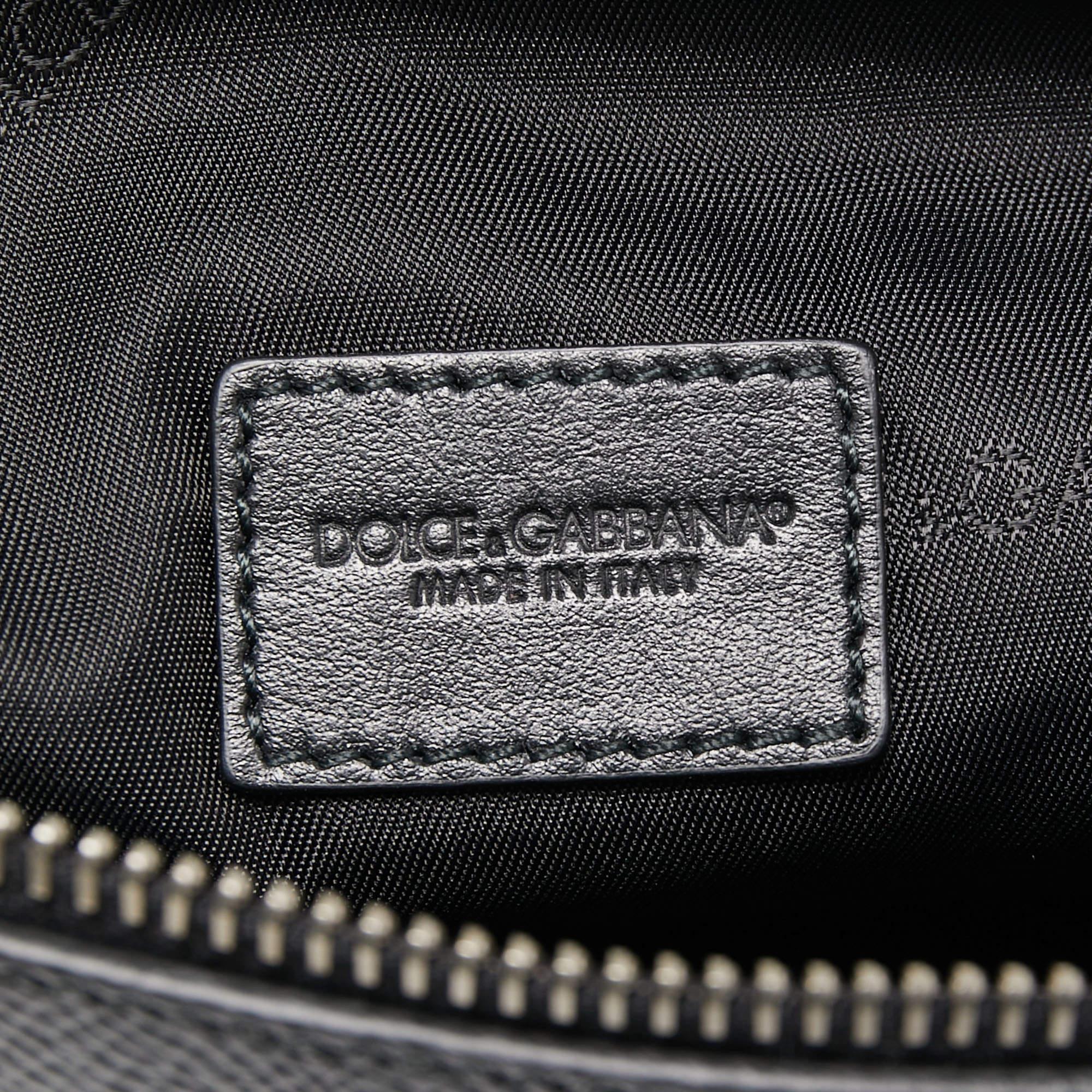 Dolce & Gabbana Schwarze Tasche aus Nylon und Leder mit Patchwork-Reißverschluss im Angebot 1