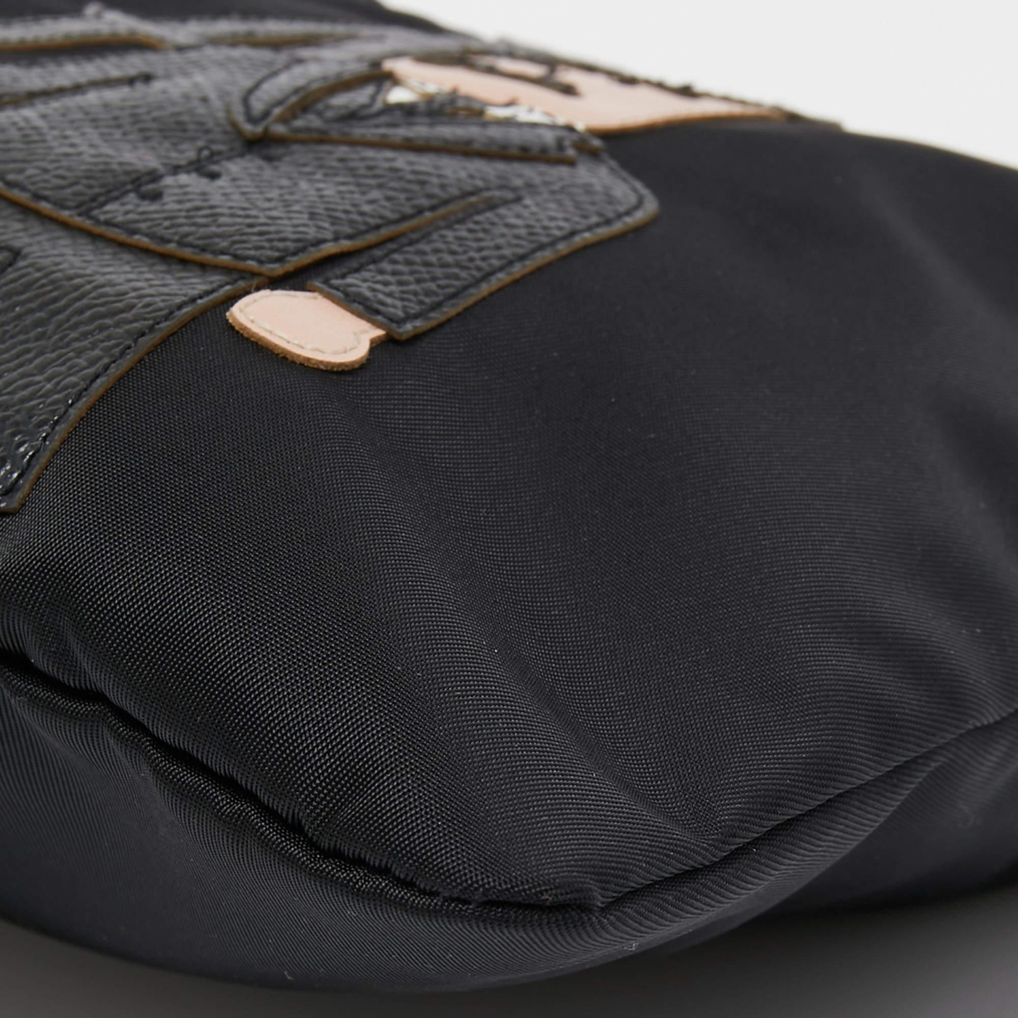 Dolce & Gabbana Schwarze Tasche aus Nylon und Leder mit Patchwork-Reißverschluss im Angebot 3