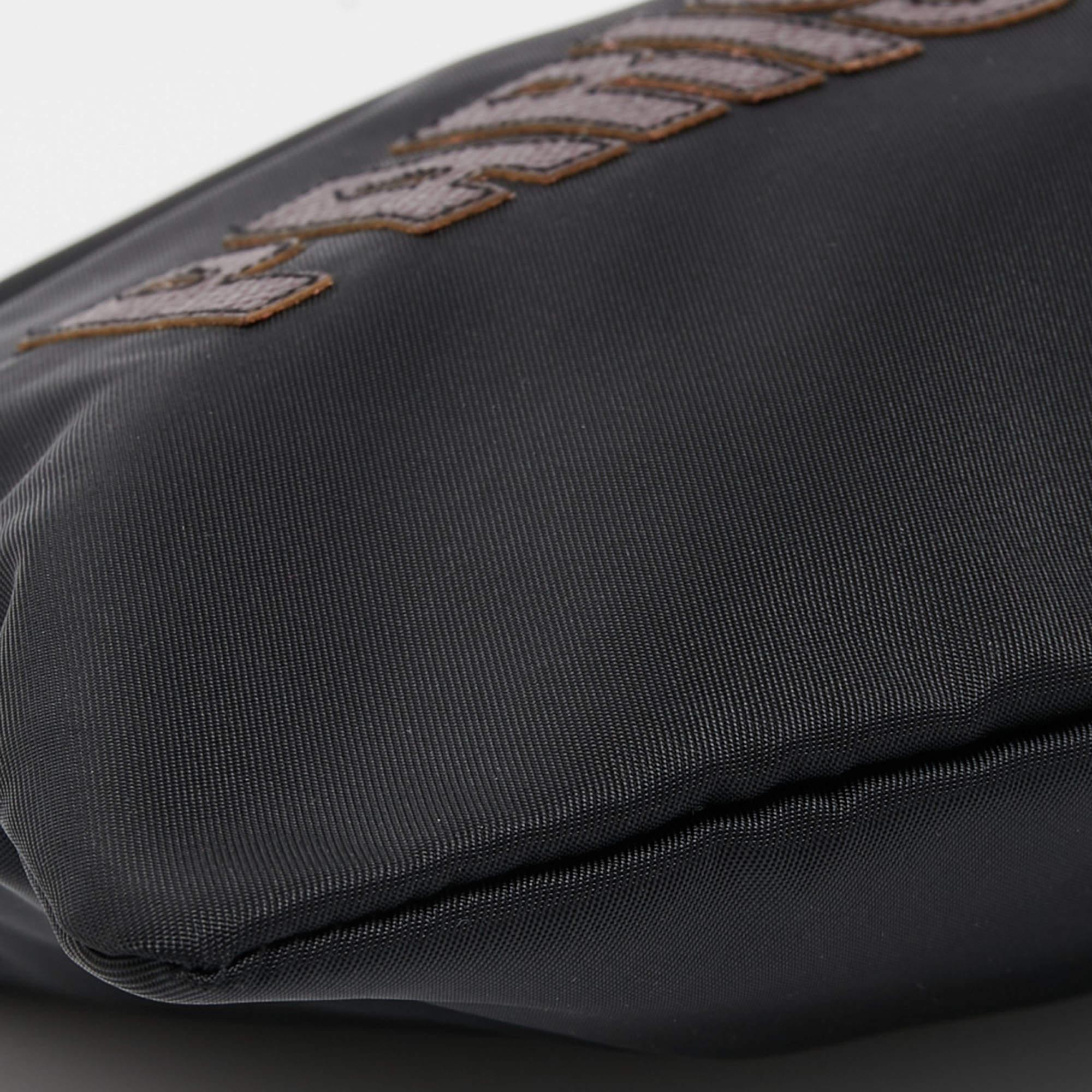 Dolce & Gabbana Schwarze Tasche aus Nylon und Leder mit Patchwork-Reißverschluss im Angebot 4