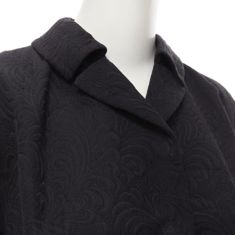DOLCE GABBANA cappotto nero paisley jacquard con bottoni di cristallo e manica 3/4 IT36 XS in vendita 2