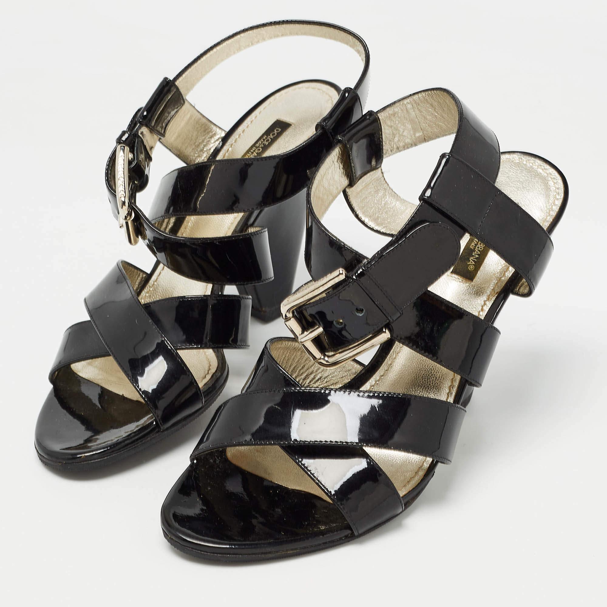 Estas sandalias enmarcarán sus pies de forma elegante. Fabricados con materiales de calidad, presentan un diseño elegante y plantillas cómodas.
