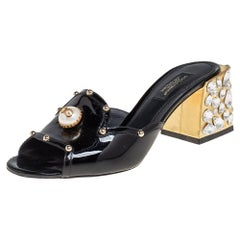 Dolce & Gabbana Black Patent Leather Crystal Embellishment Block Mules Talla 36