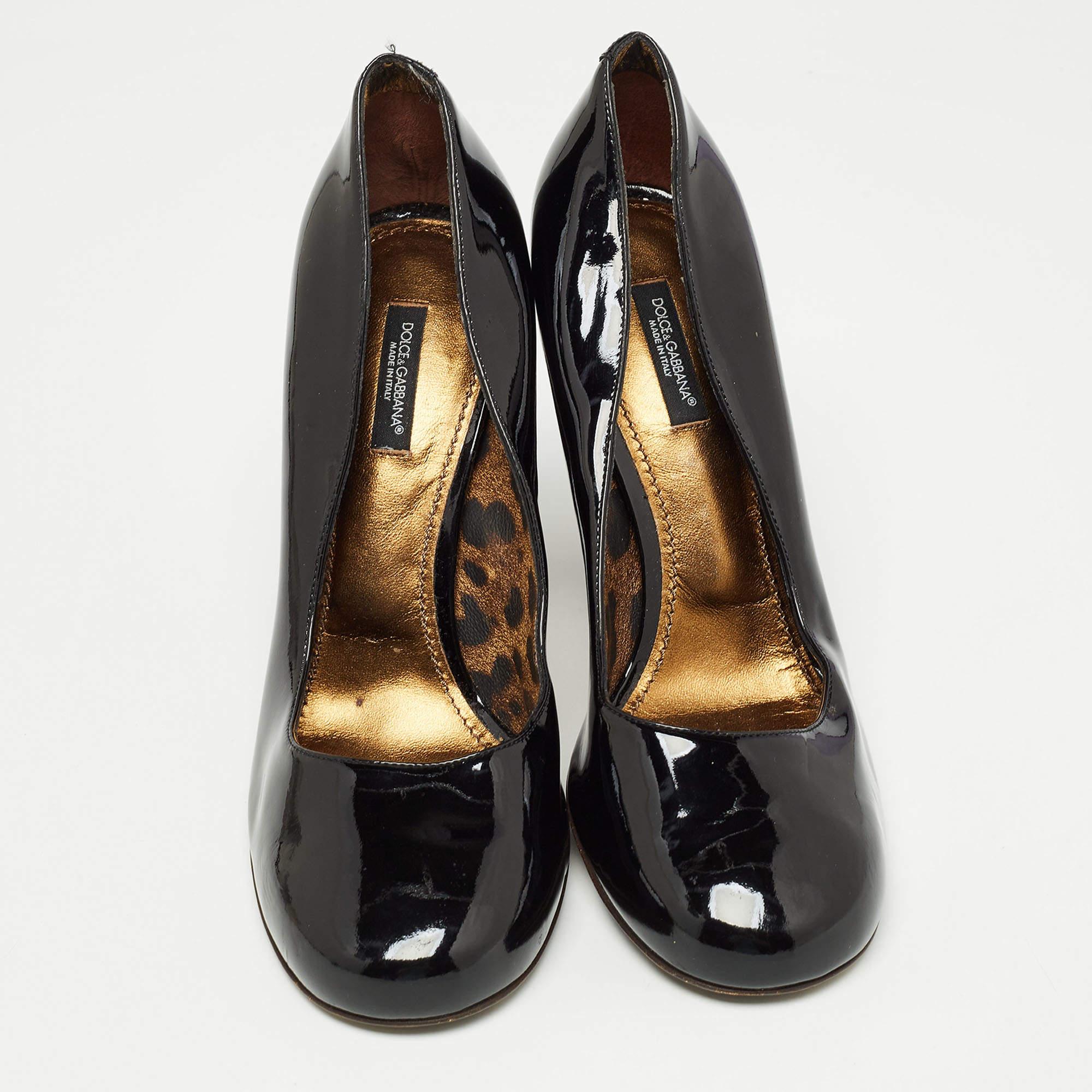 Bombas de punta redonda de charol negro Dolce & Gabbana Talla 40 Negro en venta