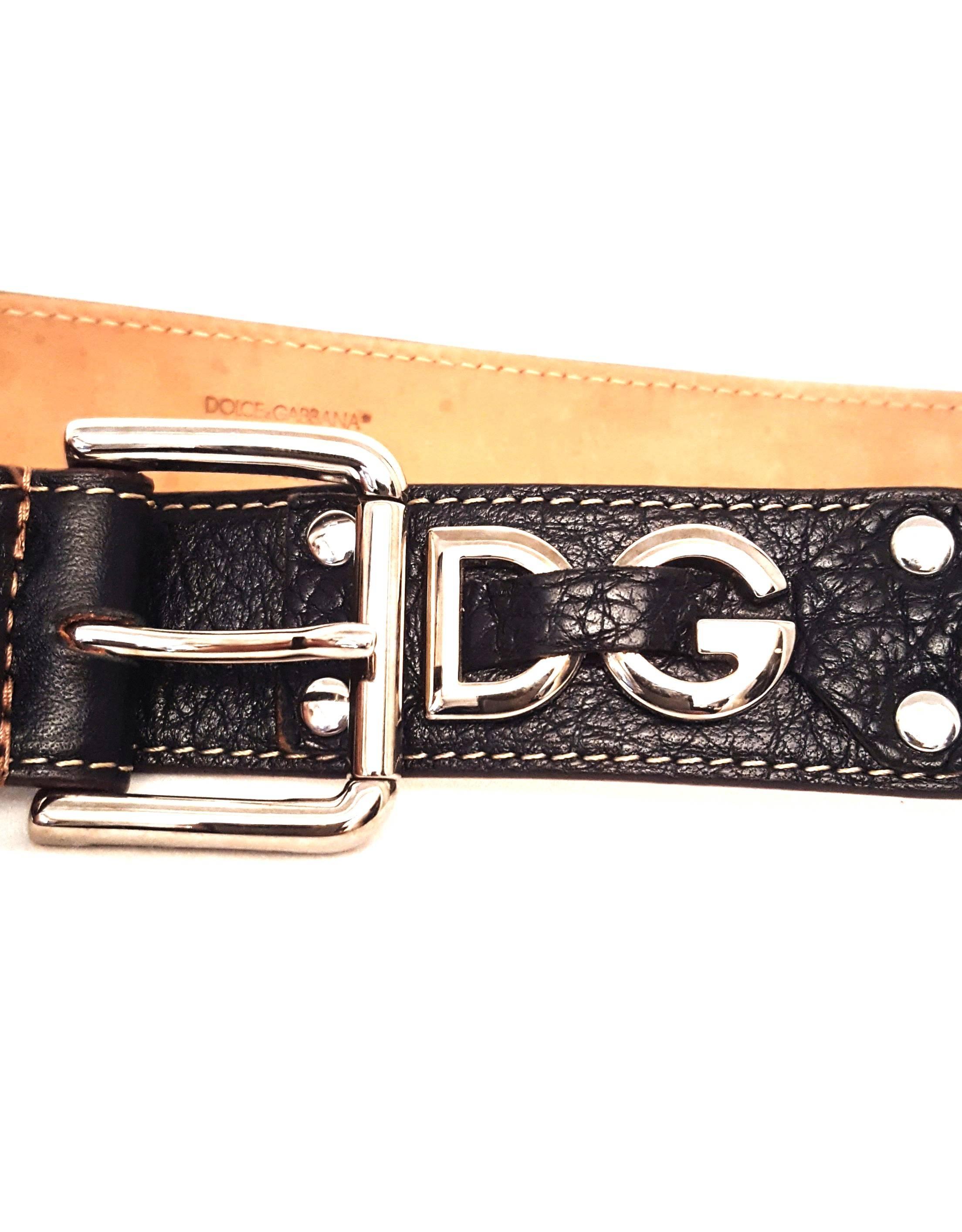Women's or Men's Dolce & Gabbana Black Pebbled Leather Belt  Logo on Belt and Silver Tone Buckle  For Sale