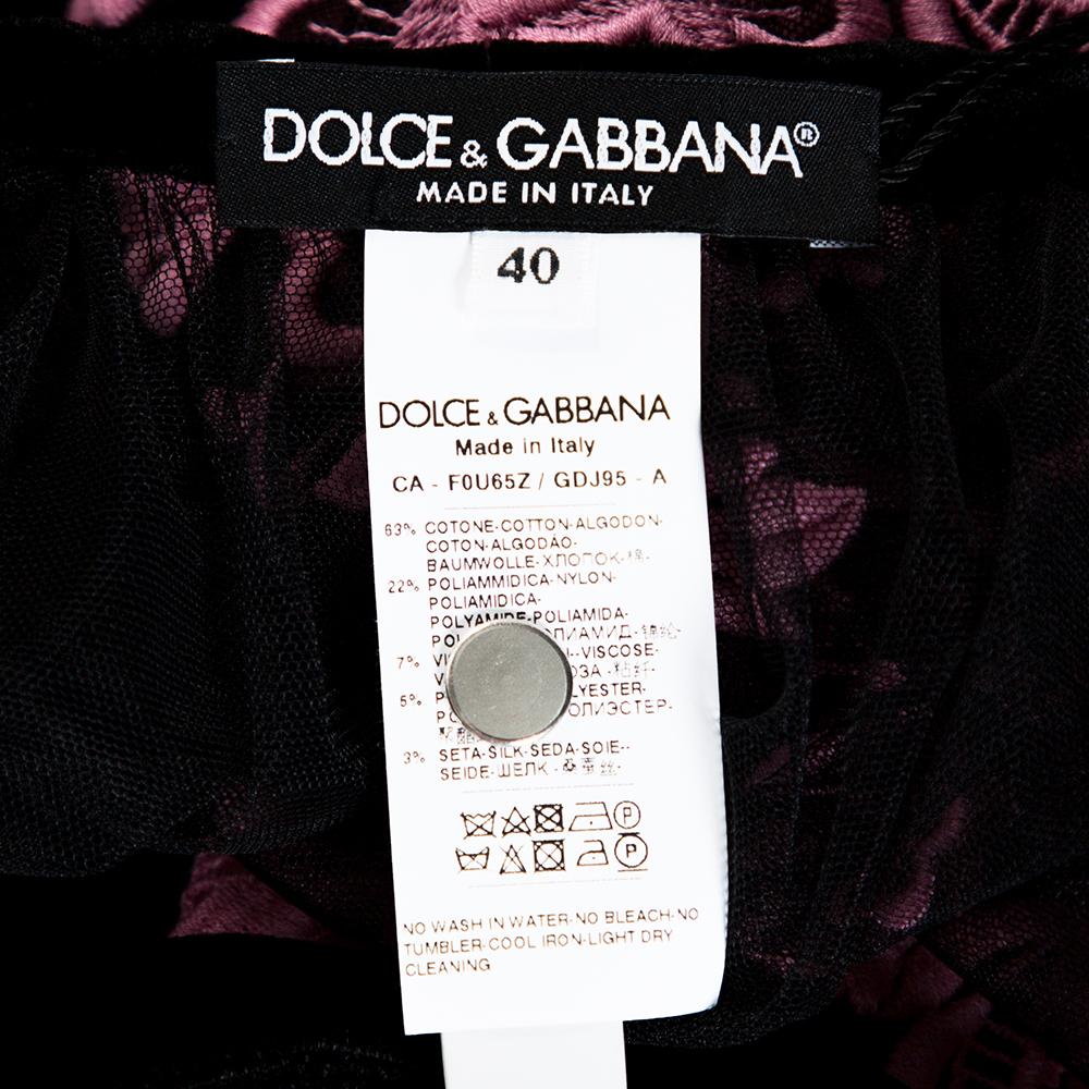 Dolce & Gabbana Black & Pink Guipure Lace Sheer Cape Top IT 40 In New Condition In Dubai, Al Qouz 2