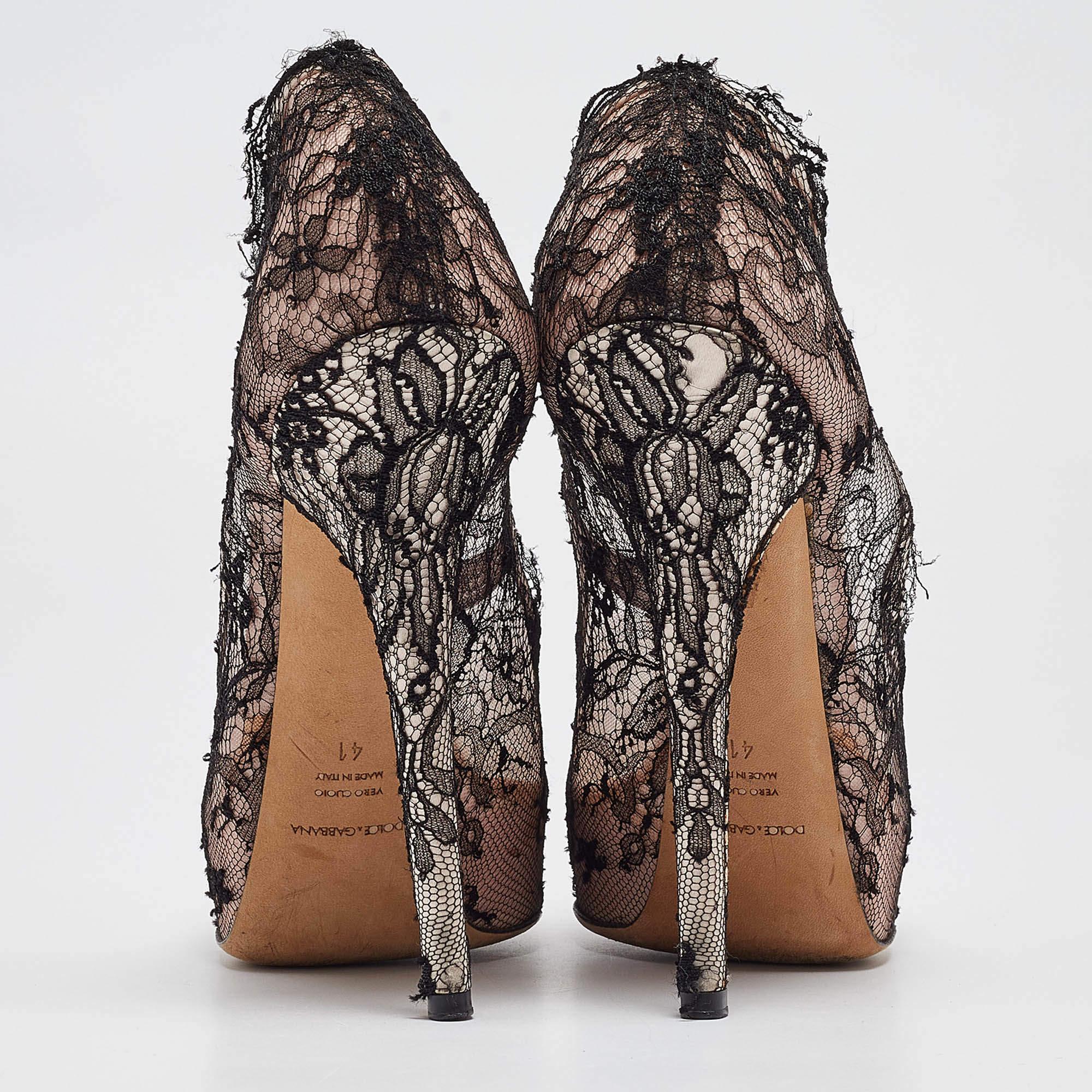 Dolce & Gabbana Schwarz/Rosa Spitze und Satin Plateau Pumps aus Satin Größe 41 im Angebot 1
