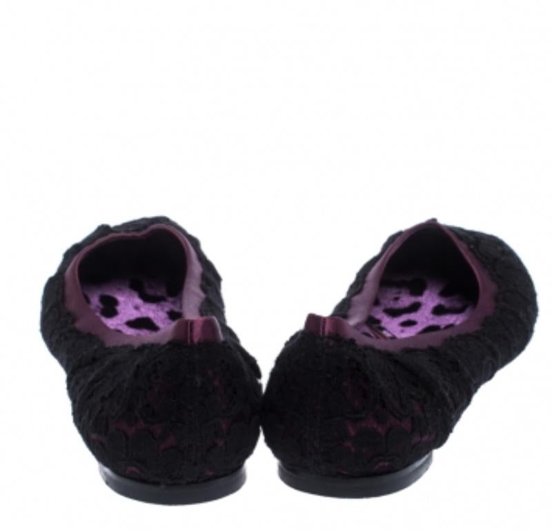 Bailarinas de encaje y raso Dolce & Gabbana Negro/Morado Talla 39 en Bueno estado para la venta en Dubai, Al Qouz 2